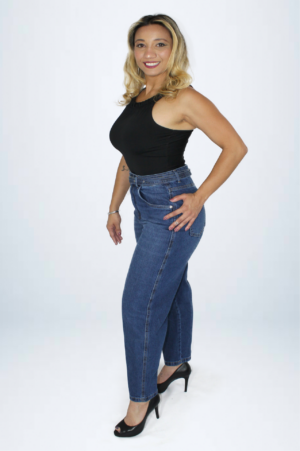Calça Jeans Slouchy e Cinto Fivela